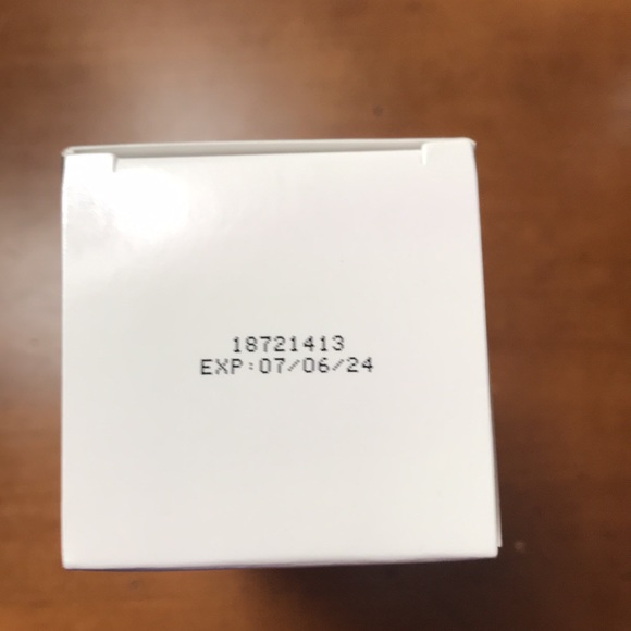 M.A.D. Glycolic Age Diffusing Cleaner - Picture 5 of 6